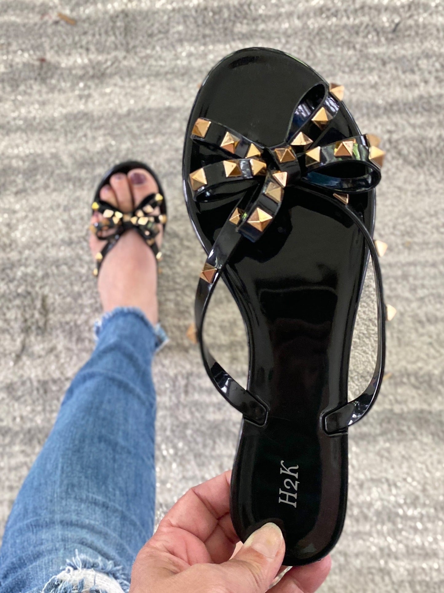 Bow-Youtiful Sandals in Black