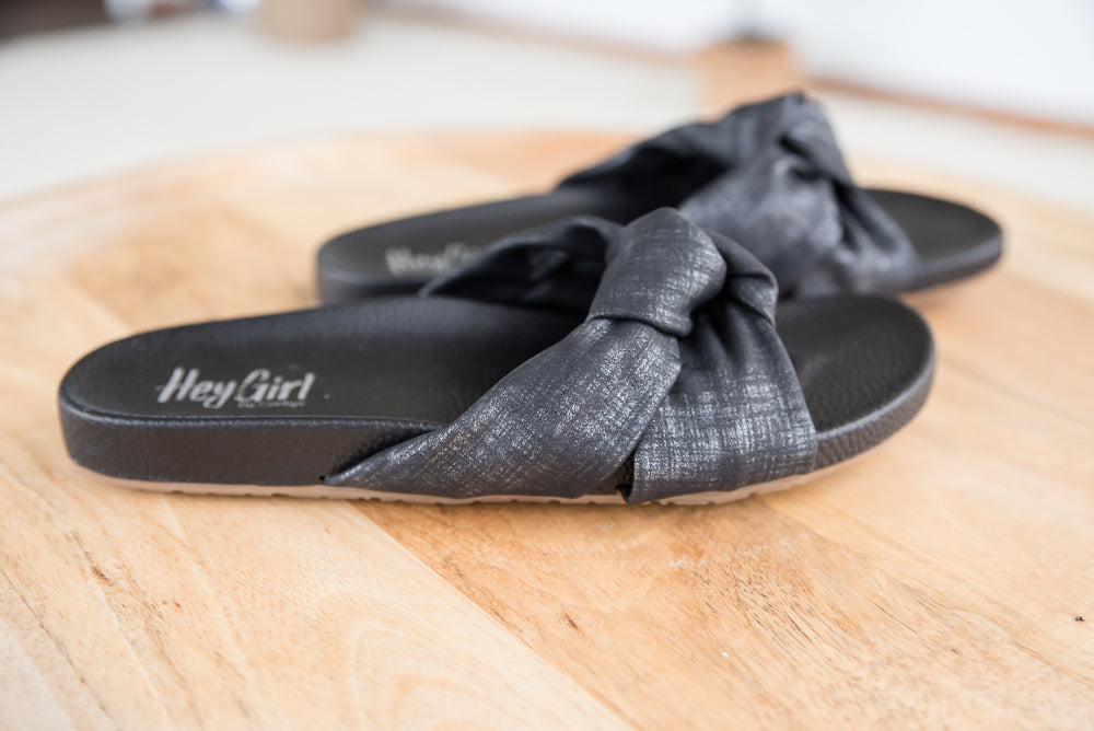 Staycation Sandals in Black Metallic