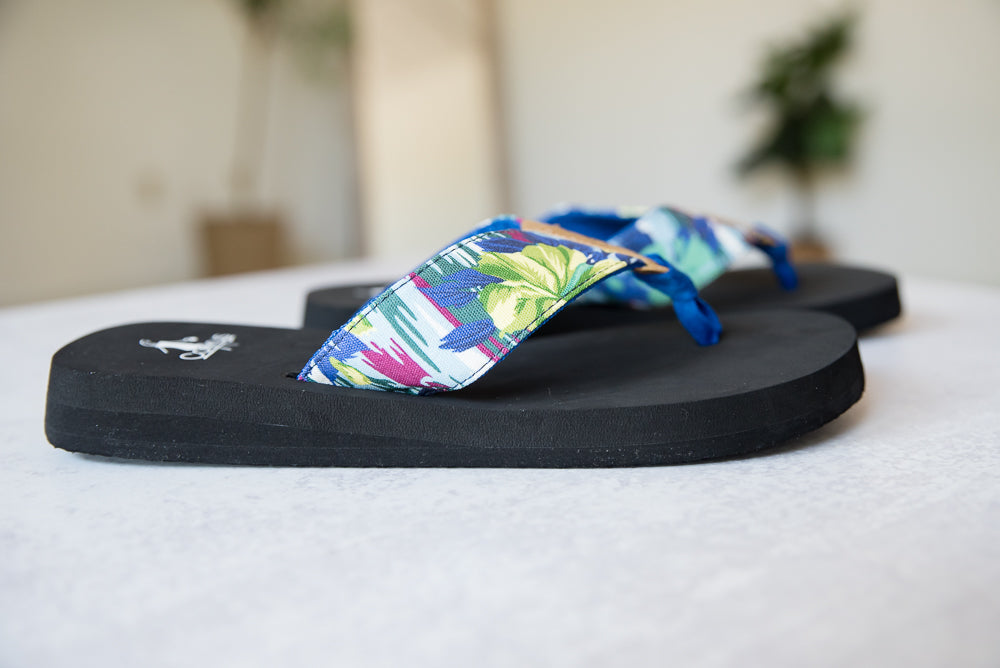 Aquaholic Sandals in Blue Hawaii